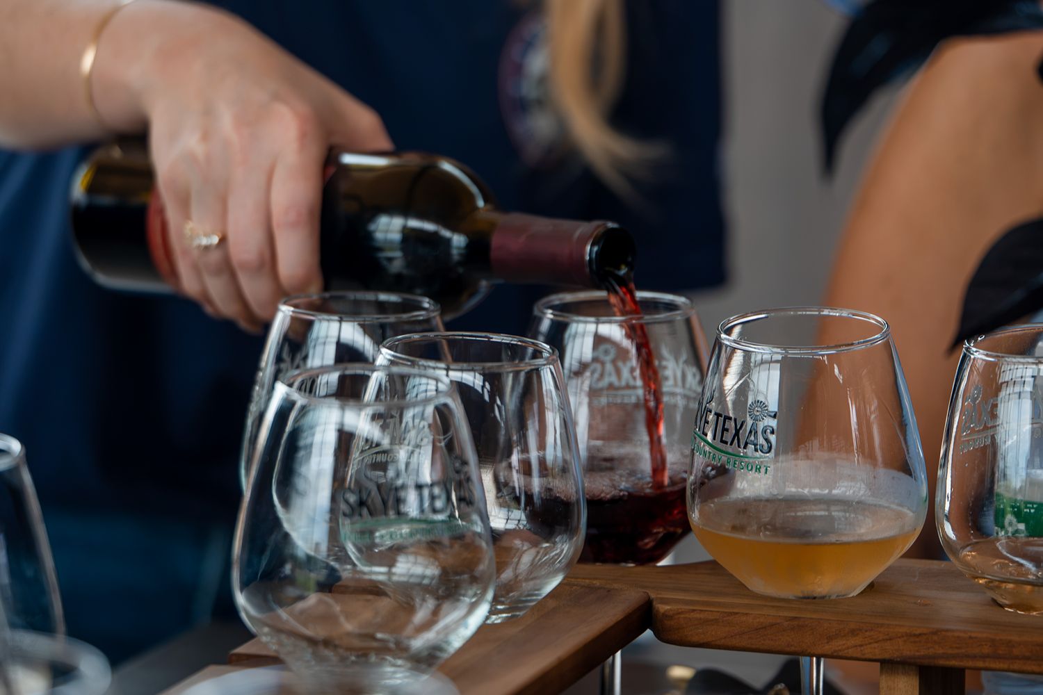 Wine tasting pour